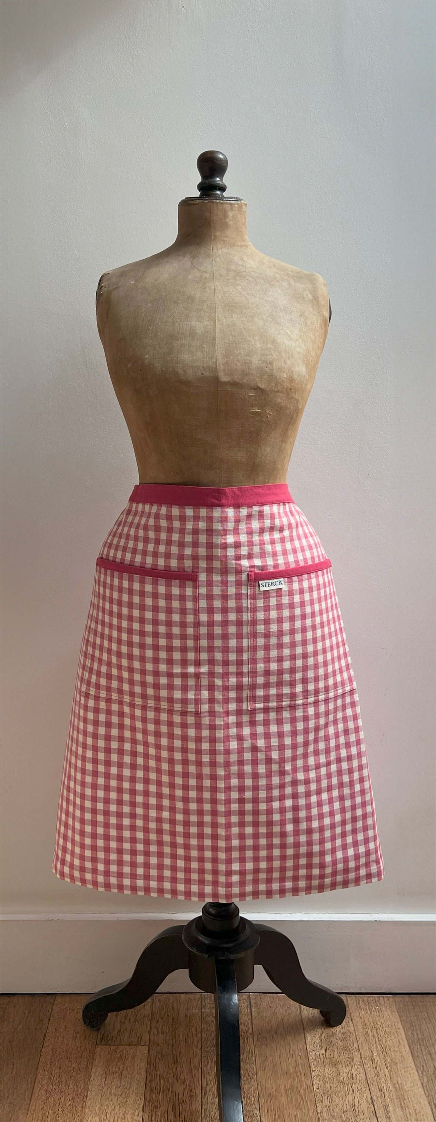 half apron - ziro pink gingham